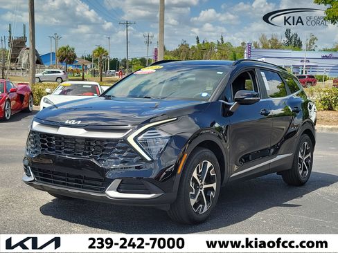 Certified 2025 Kia Sportage EX w/ Premium Package image 3