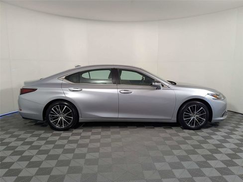 Used 2025 Lexus ES 350 ES 350 w/ Premium Package image 4