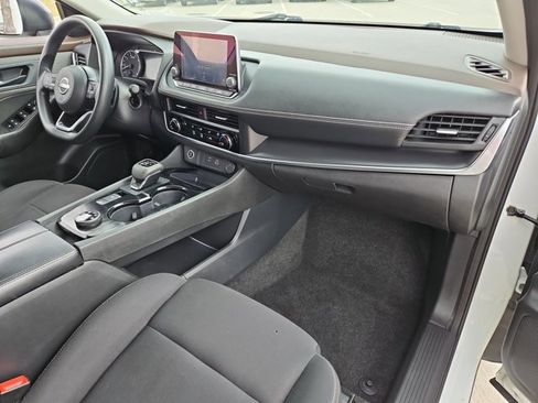 Used 2023 Nissan Rogue S image 21