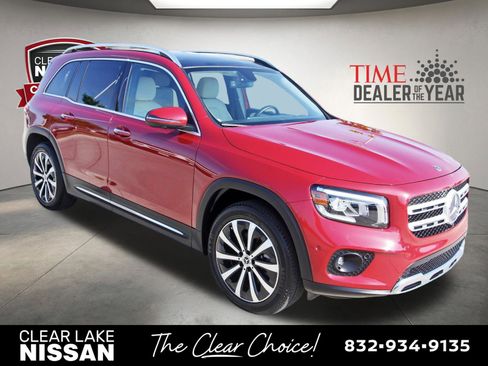 Used 2022 Mercedes-Benz GLB 250 w/ Premium Package Lite image 9