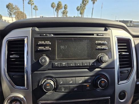 Used 2017 Nissan Titan SV image 20