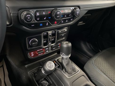 Certified 2025 Jeep Wrangler Unlimited Rubicon 4xe w/ Safety Group AWD/4WD image 15