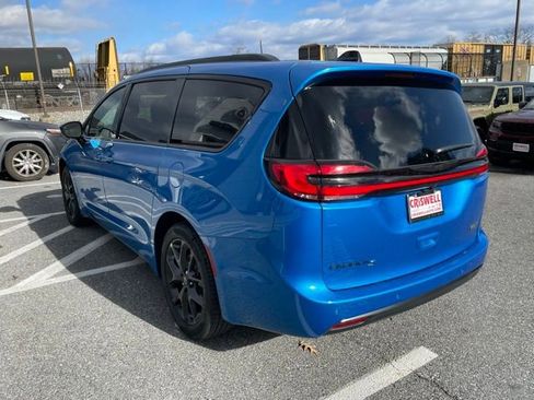 New 2026 Chrysler Pacifica Select FWD image 5