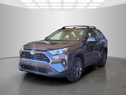 Used 2023 Toyota RAV4 XLE Premium AWD/4WD image 9