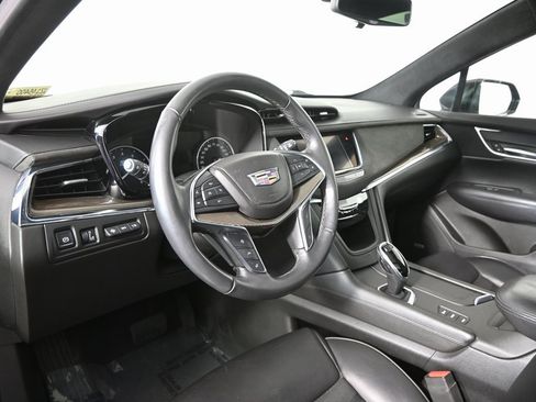 Used 2018 Cadillac XT5 Platinum w/ Driver Assist Package image 23