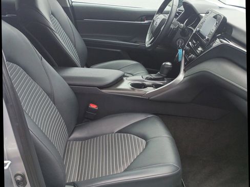 Used 2021 Toyota Camry SE FWD image 25