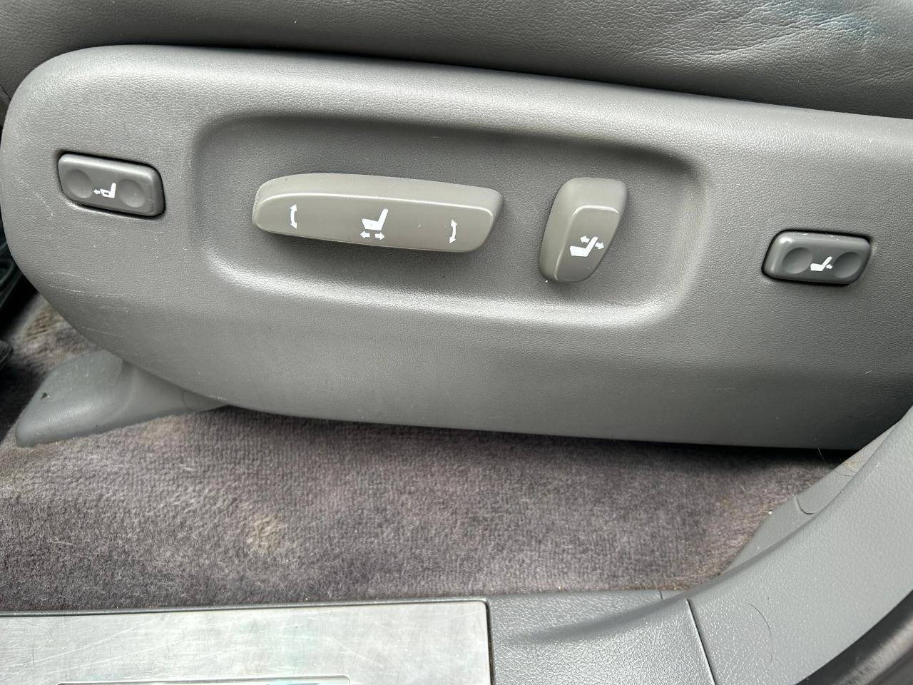 Used 2008 Lexus LX 570 4WD image 11