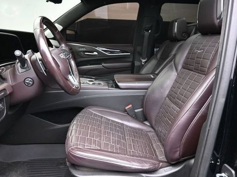 Used 2023 Cadillac Escalade ESV V AWD/4WD image 13