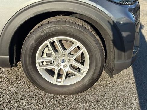 New 2026 Ford Explorer Active w/ Active Comfort Package image 9