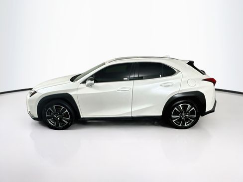 Used 2019 Lexus UX 200 w/ Premium Package FWD image 4