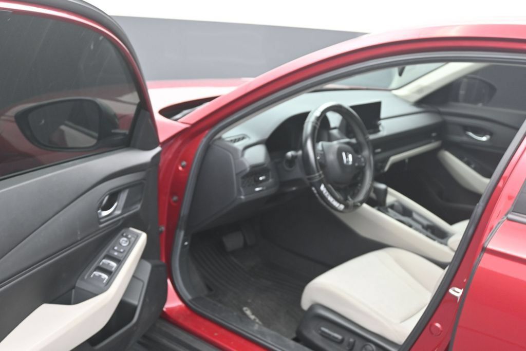 Used 2025 Honda Accord SE image 10