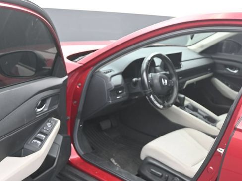 Used 2025 Honda Accord SE image 10
