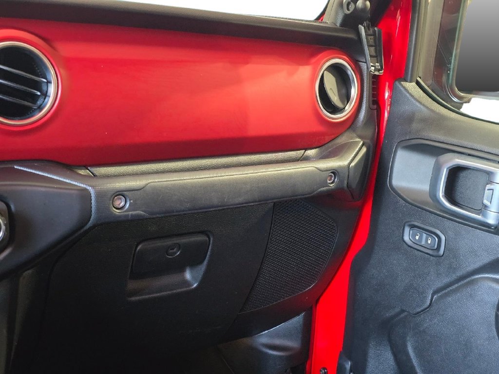 Used 2021 Jeep Gladiator Rubicon AWD/4WD image 11