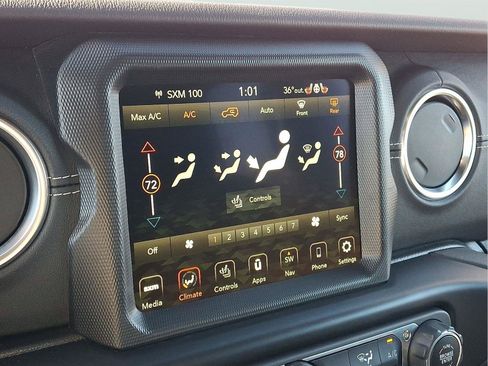 Used 2022 Jeep Wrangler Unlimited Sahara w/ Cold Weather Group image 29