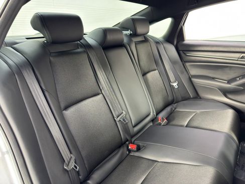 Used 2018 Honda Accord Sport image 33