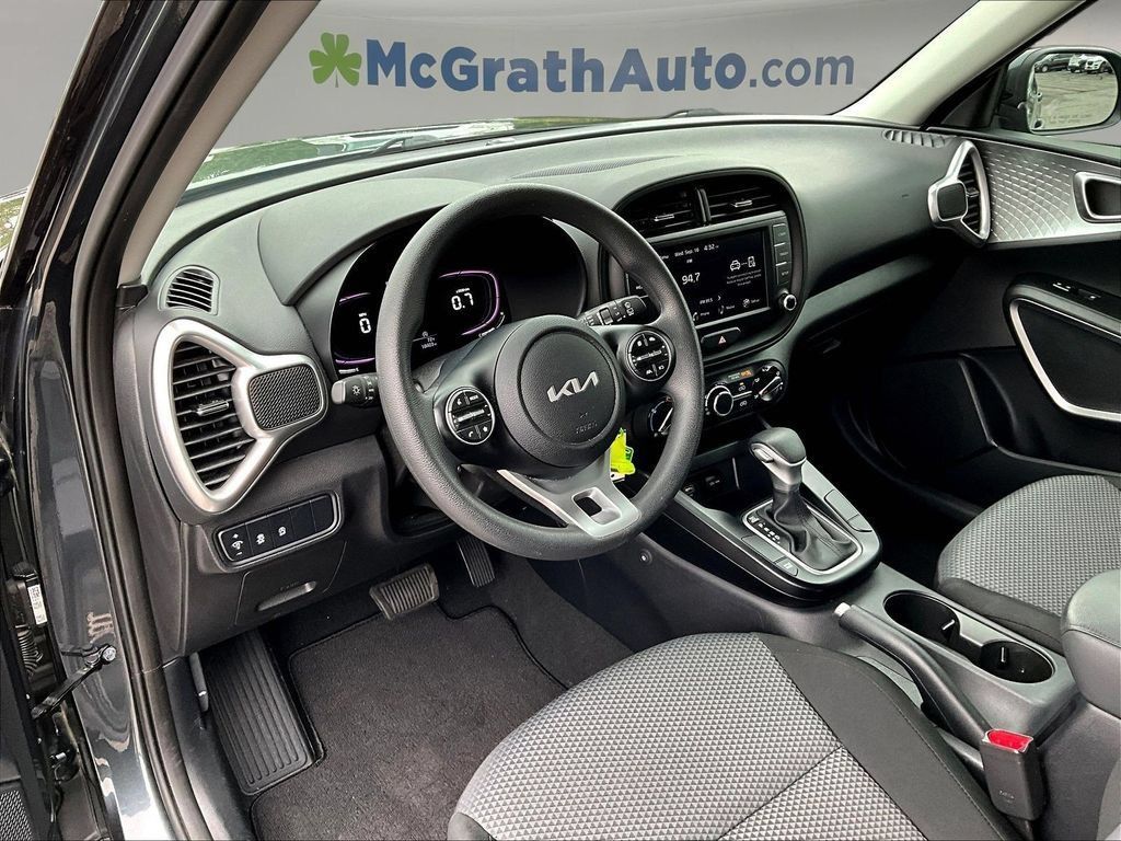Used 2023 Kia Soul LX w/ Option Group 015 FWD image 18