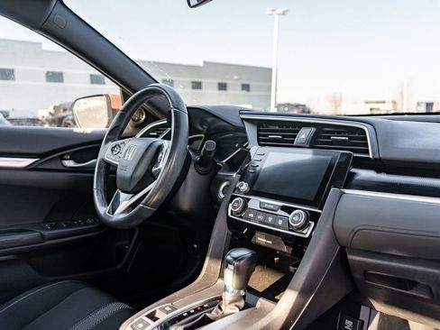 Used 2020 Honda Civic Sport image 11