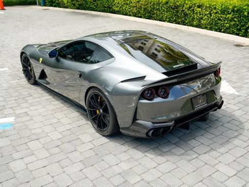 Used 2020 Ferrari 812 Superfast RWD image 23