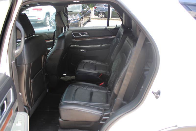 Used 2018 Ford Explorer Platinum AWD/4WD image 14