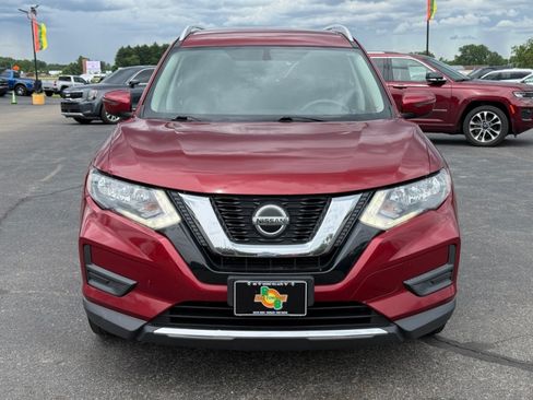 Used 2020 Nissan Rogue SV FWD image 3