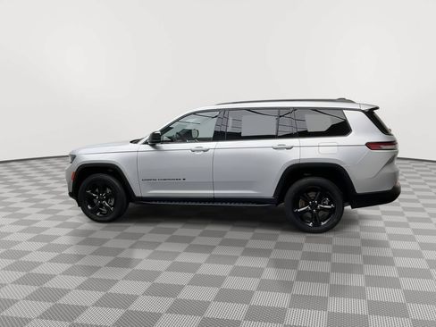 Used 2022 Jeep Grand Cherokee L Laredo AWD/4WD image 37