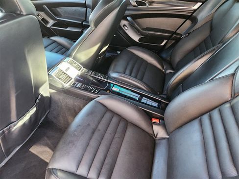 Used 2014 Porsche Panamera GTS w/ Premium Package Plus image 18