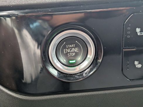 Used 2023 GMC Sierra 1500 SLE AWD/4WD image 29