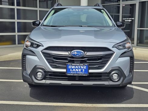 Used 2025 Subaru Outback Premium AWD/4WD image 8