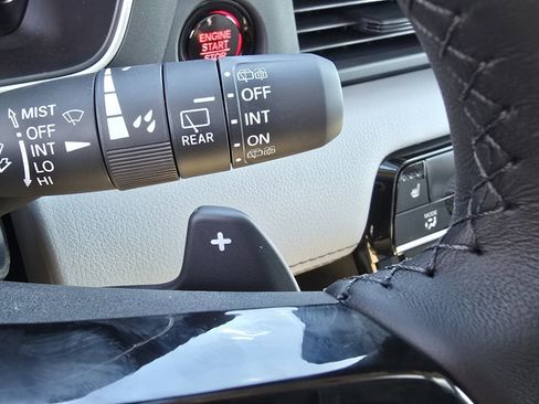 Used 2025 Honda Pilot Touring image 34