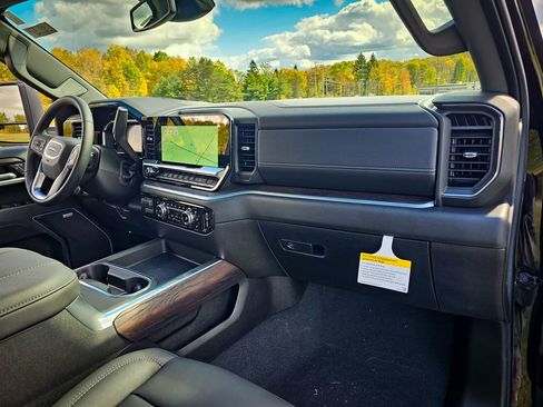 New 2026 GMC Sierra 2500 SLT w/ SLT Premium Package image 40