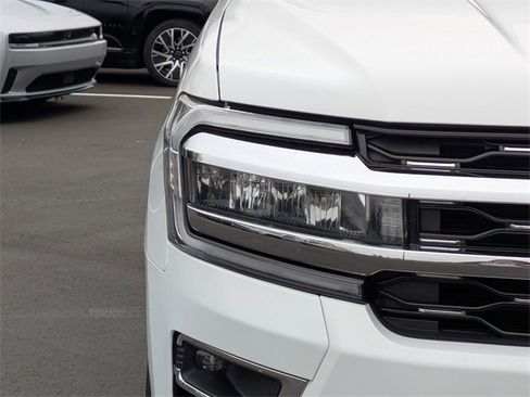 Used 2024 Ford Expedition Max Limited image 10