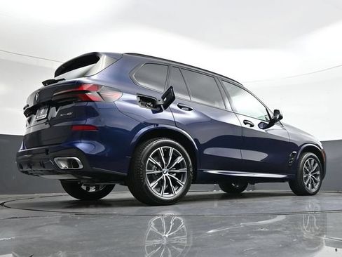 Used 2026 BMW X5 xDrive40i w/ M Sport Package AWD/4WD image 31