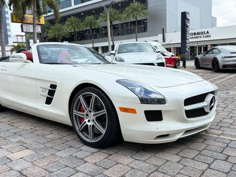 Used 2012 Mercedes-Benz SLS AMG Roadster image 6
