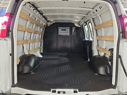 Used 2024 GMC Savana 2500 w/ Driver Convenience Package image 11