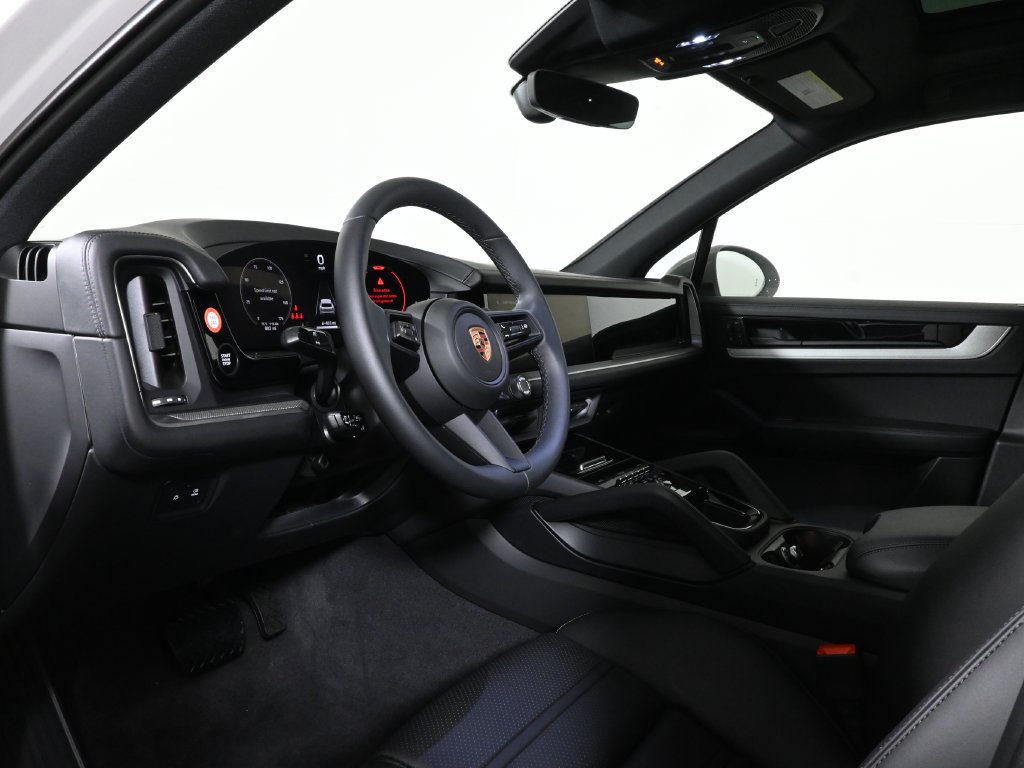Used 2026 Porsche Cayenne AWD/4WD image 4