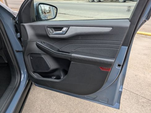 Used 2024 Ford Escape Platinum image 17