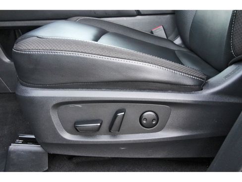 Certified 2025 Nissan Pathfinder SL FWD image 31