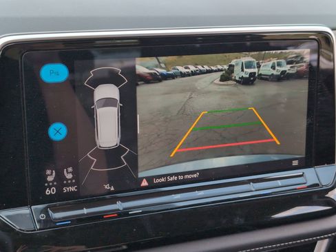 Used 2025 Volkswagen Atlas SE image 20