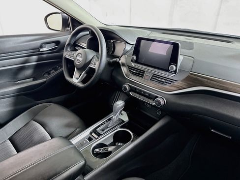 Used 2024 Nissan Altima 2.5 SV AWD/4WD image 27