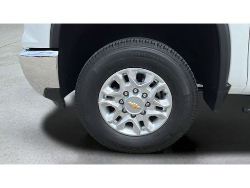 Certified 2024 Chevrolet Silverado 2500 LT AWD/4WD image 35