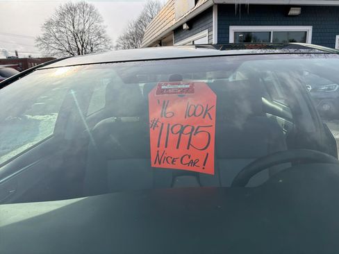 Used 2016 Toyota Corolla LE image 14