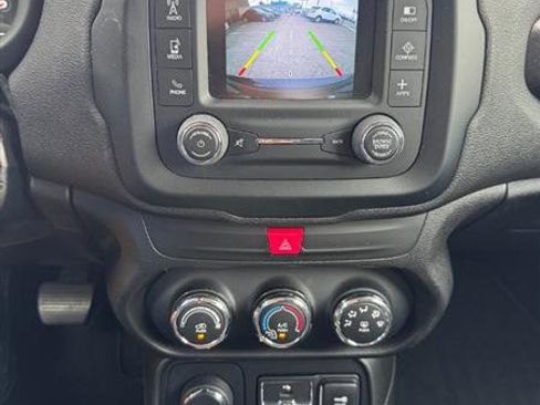 Used 2016 Jeep Renegade Latitude image 11