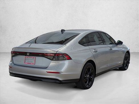 Certified 2025 Honda Accord SE image 5