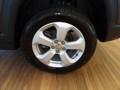 Used 2021 Jeep Compass Latitude AWD/4WD image 9