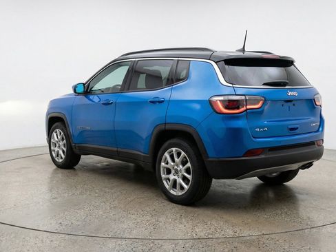 Used 2025 Jeep Compass Limited image 6