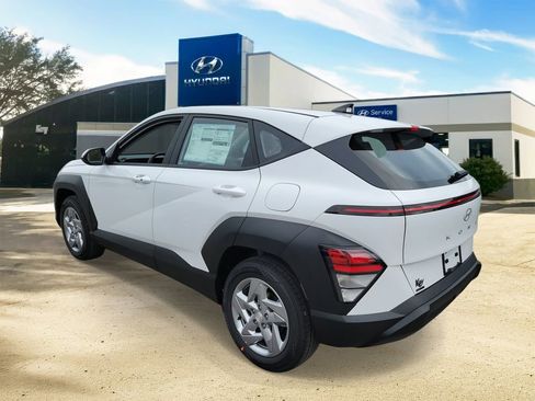 New 2026 Hyundai Kona SE image 3