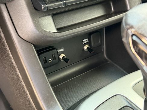 Used 2022 Chevrolet Colorado LT w/ Fleet Safety Package RWD image 40