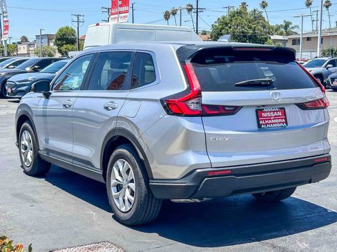 Used 2025 Honda CR-V LX image 9