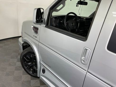 Used 2023 Chevrolet Express 2500 RWD image 53
