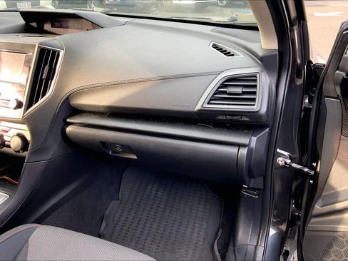 Used 2018 Subaru Crosstrek 2.0i Premium image 19